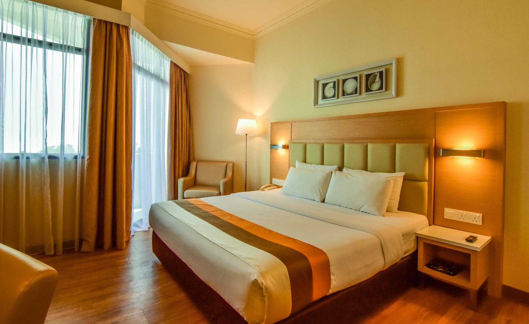 Hotel Sentral Seaview @ ​Beachfront Tanjung Bungah  Exteriör bild