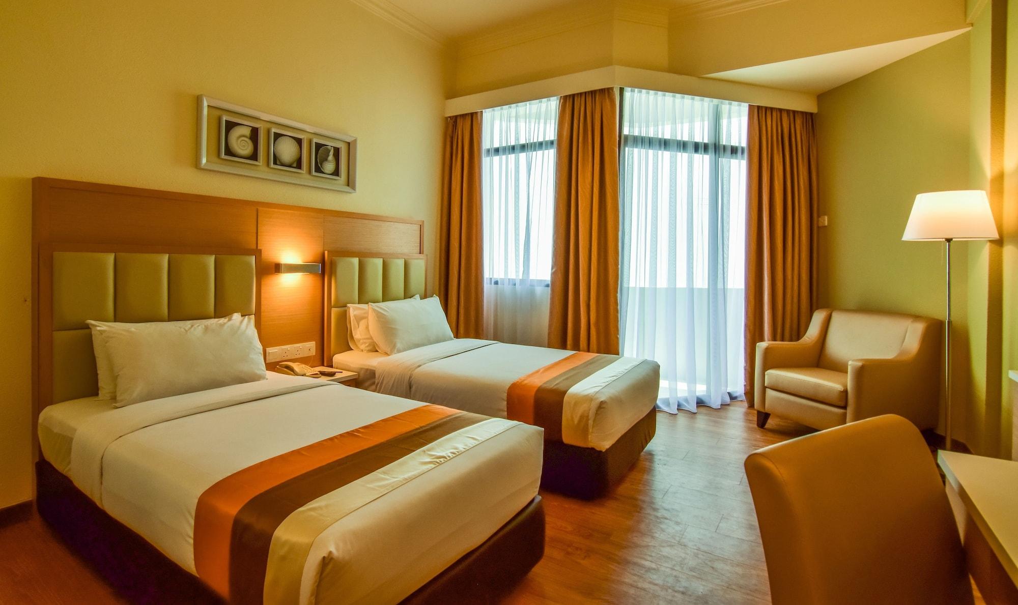 Hotel Sentral Seaview @ ​Beachfront Tanjung Bungah  Exteriör bild