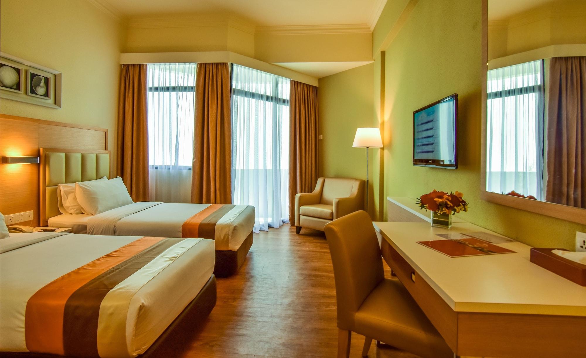 Hotel Sentral Seaview @ ​Beachfront Tanjung Bungah  Exteriör bild