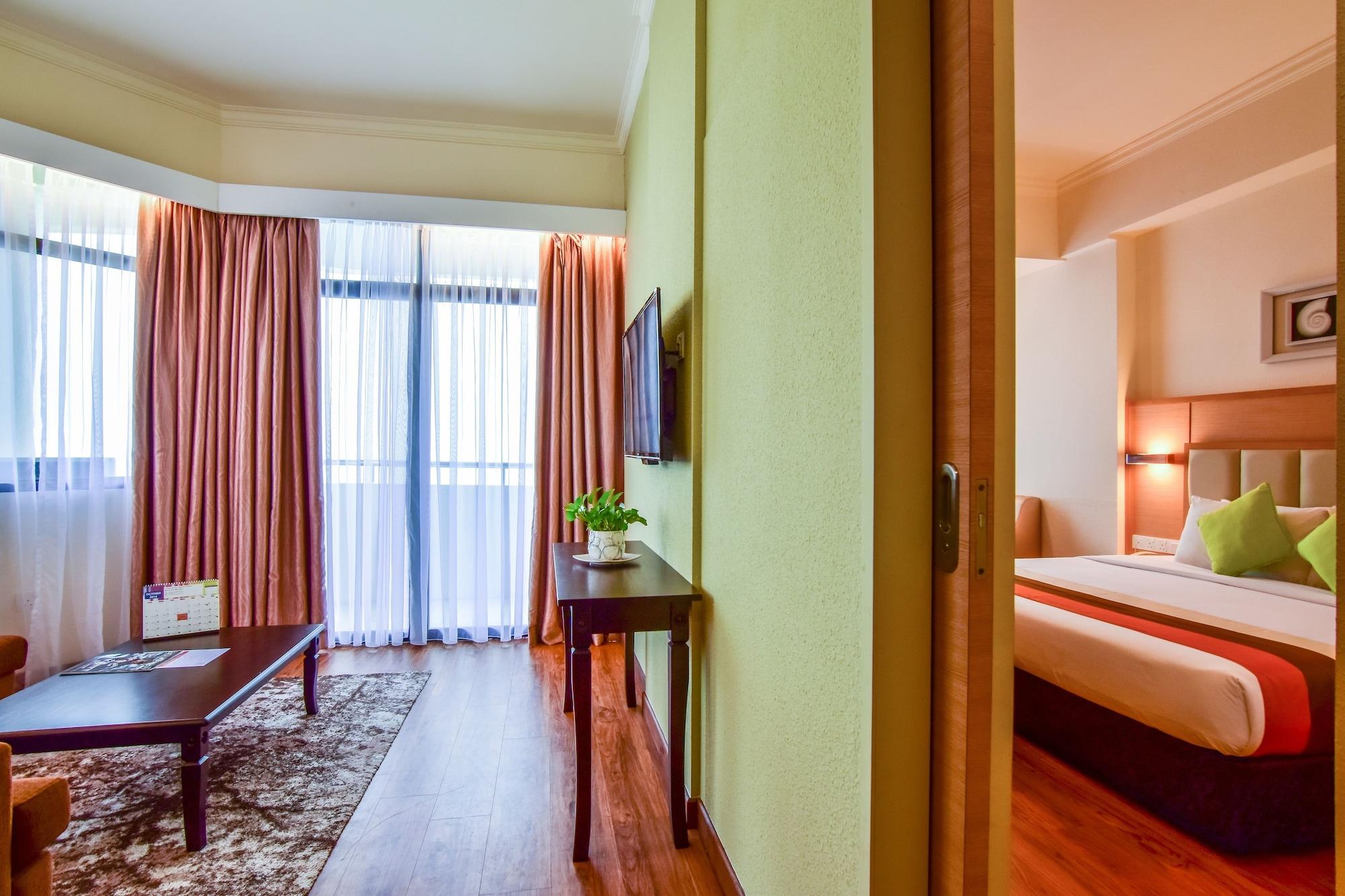 Hotel Sentral Seaview @ ​Beachfront Tanjung Bungah  Exteriör bild