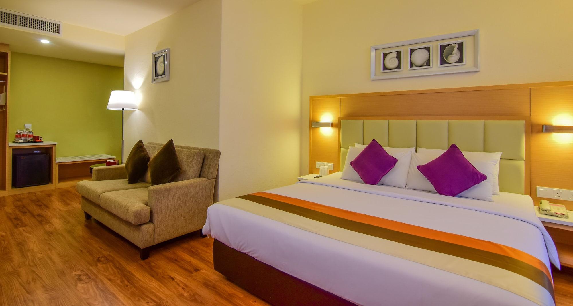 Hotel Sentral Seaview @ ​Beachfront Tanjung Bungah  Exteriör bild