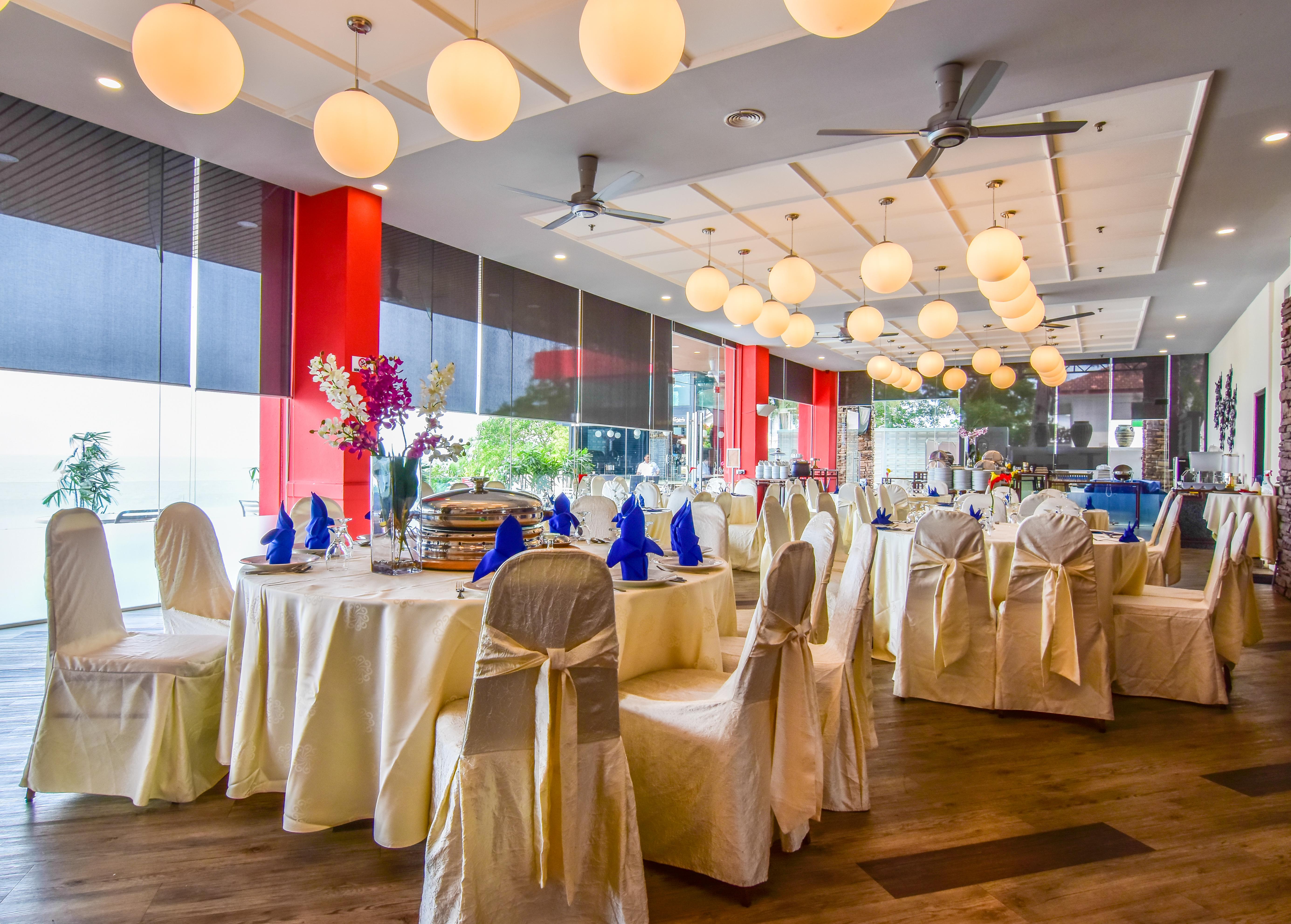 Hotel Sentral Seaview @ ​Beachfront Tanjung Bungah  Exteriör bild