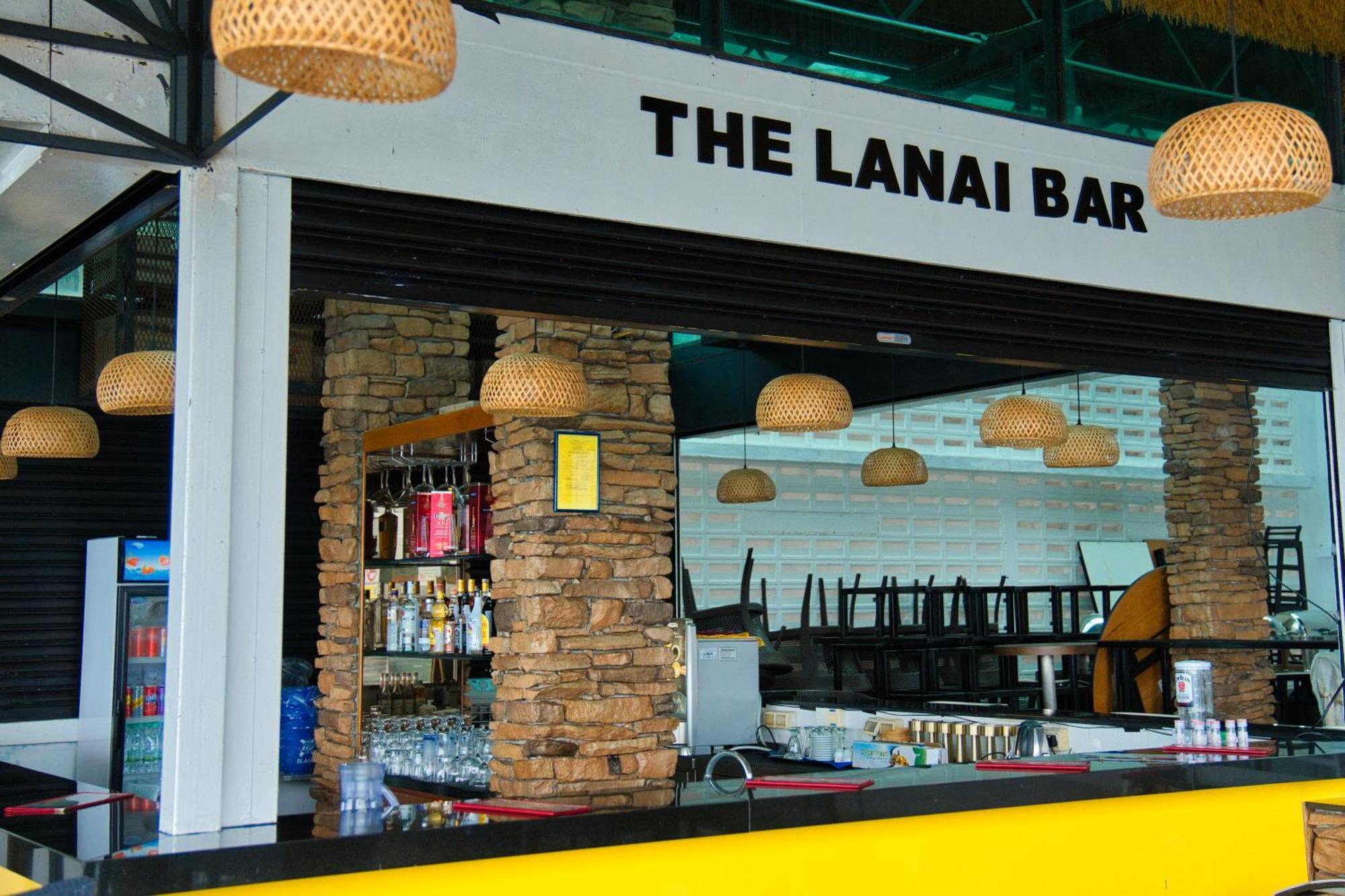 Hotel Sentral Seaview @ ​Beachfront Tanjung Bungah  Exteriör bild