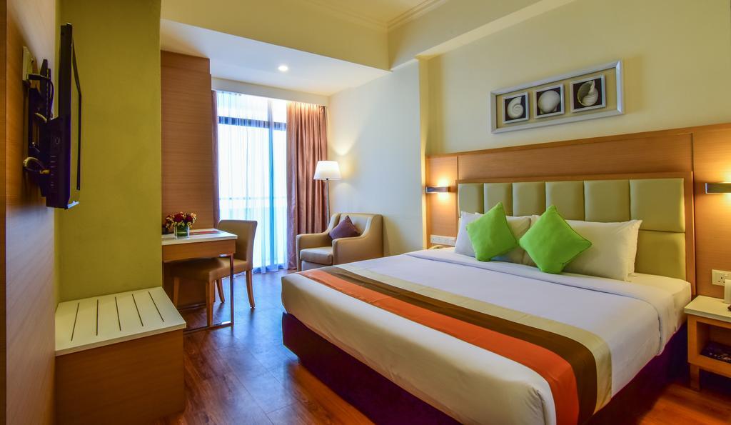 Hotel Sentral Seaview @ ​Beachfront Tanjung Bungah  Exteriör bild