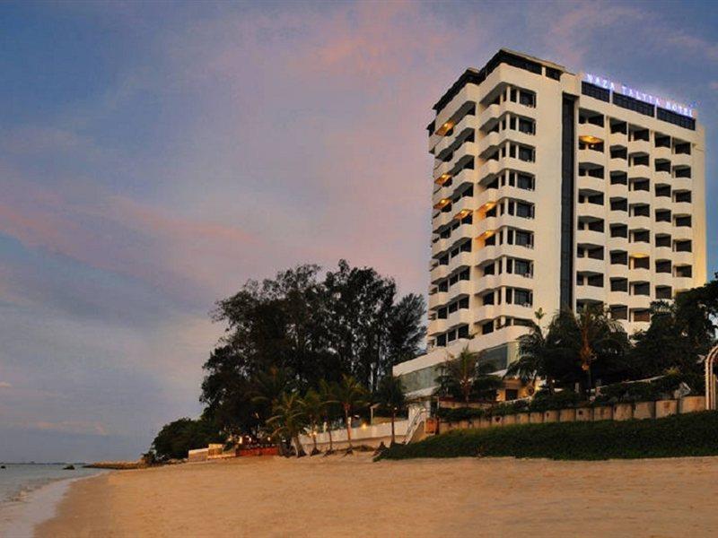 Hotel Sentral Seaview @ ​Beachfront Tanjung Bungah  Exteriör bild