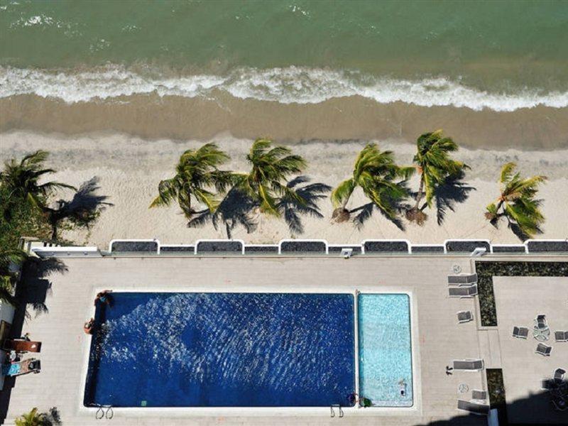 Hotel Sentral Seaview @ ​Beachfront Tanjung Bungah  Exteriör bild