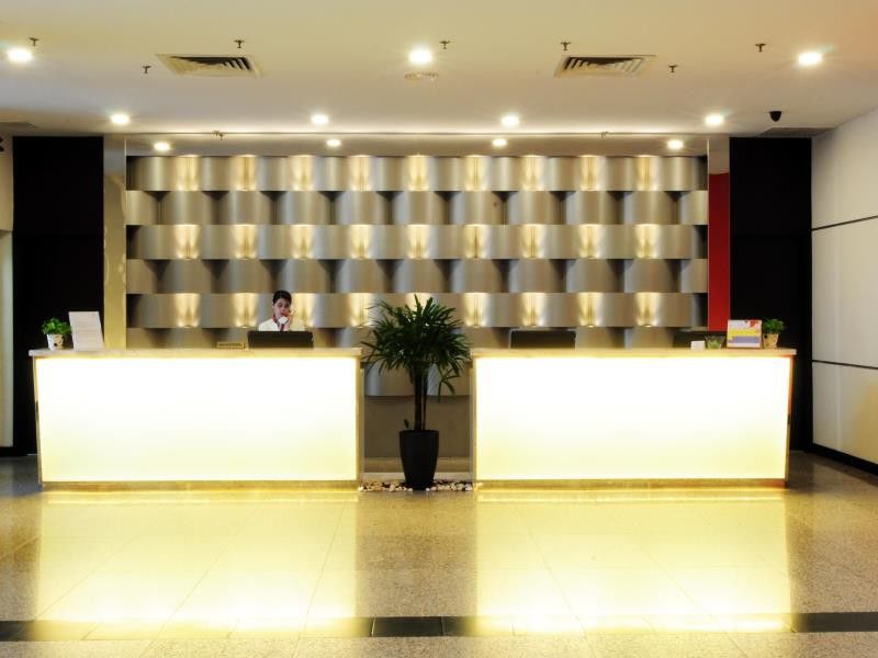 Hotel Sentral Seaview @ ​Beachfront Tanjung Bungah  Exteriör bild