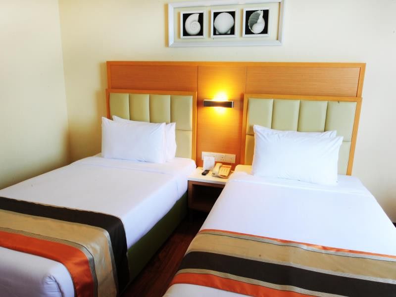 Hotel Sentral Seaview @ ​Beachfront Tanjung Bungah  Exteriör bild