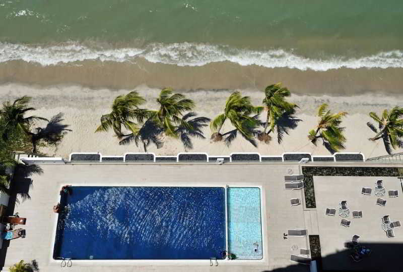 Hotel Sentral Seaview @ ​Beachfront Tanjung Bungah  Exteriör bild